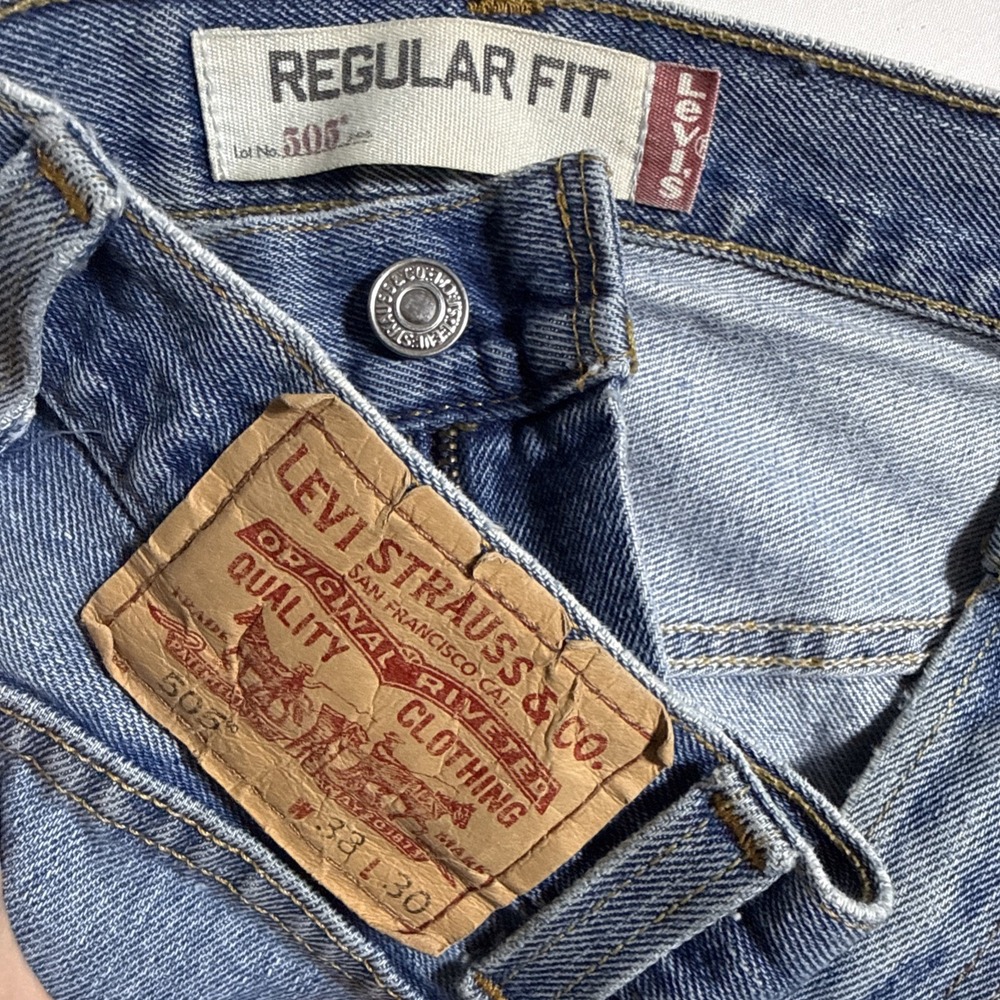 Levi's 505 Men's Waist 38 X 29 Light Blue Straight Leg Denim
